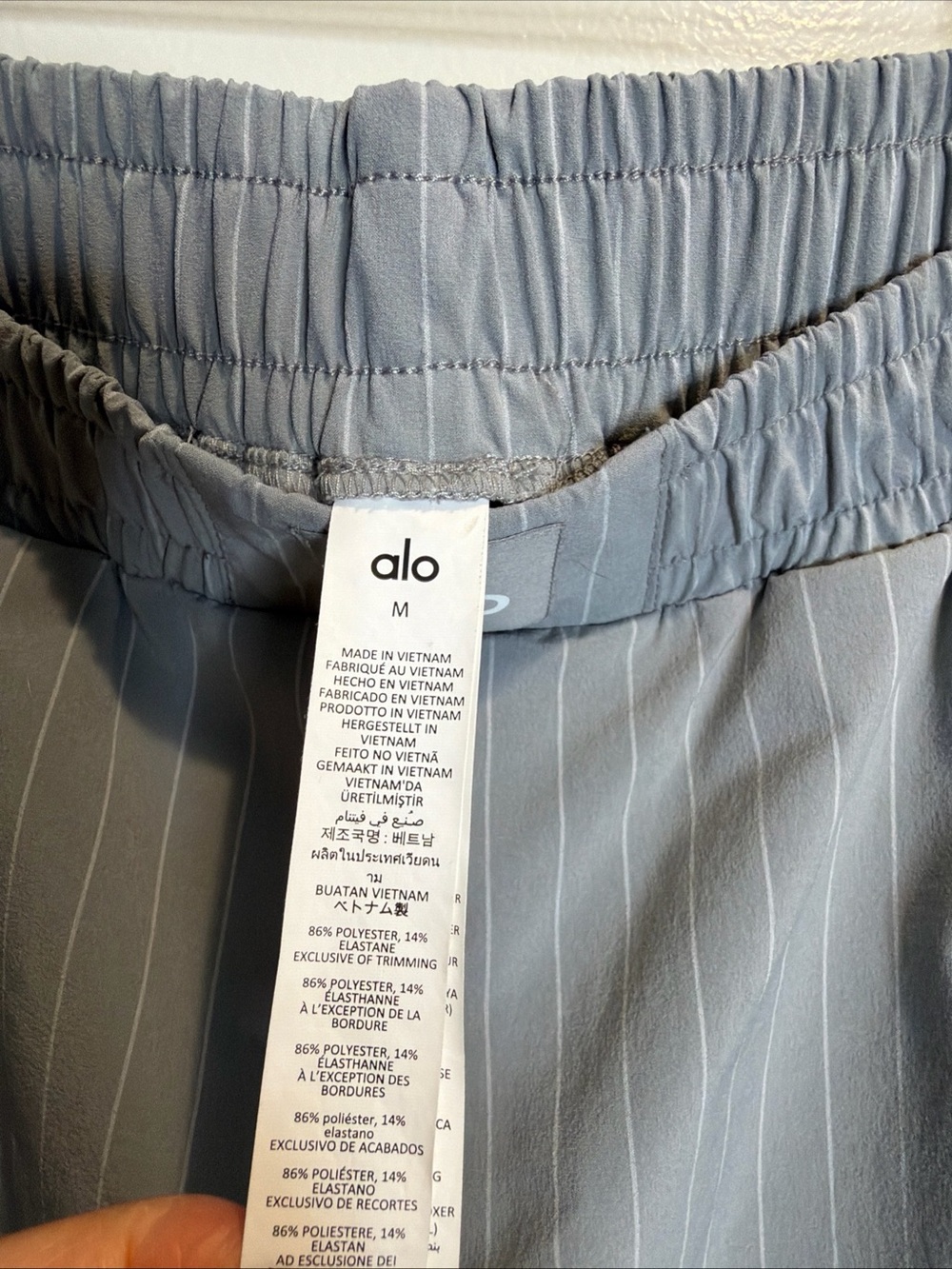 ALO Yoga Pinstripe Daylight Boxer wide leg Logo waistband Pant in Lunar Grey M - Picture 6 of 7